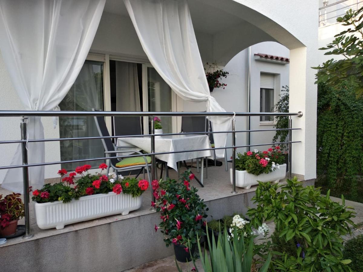 Radenka Zafron Apartment Vodice Eksteriør bilde